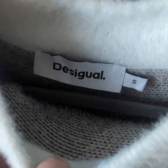 Floral Patterned Sweater - Picture 7 of 7